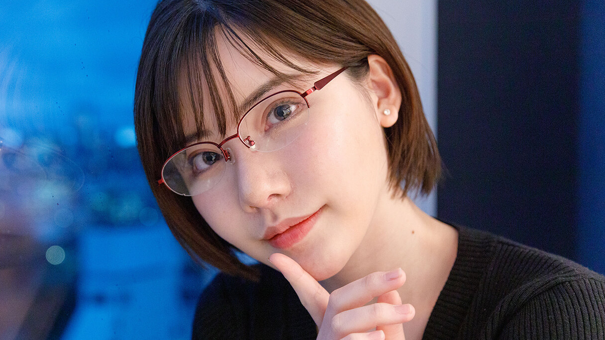 鼻の穴が見える　av女優 